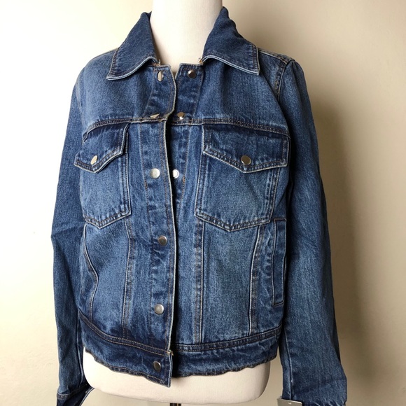 NWT Denim Jacket with Removable Fur Collar - Picture 3 of 7